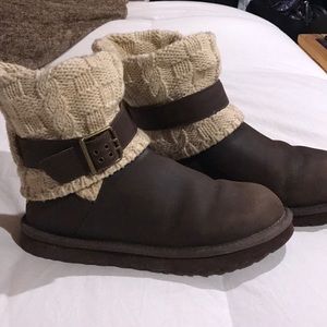 Ugg brown short boots
